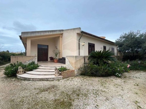 casa indipendente in vendita a Marsala