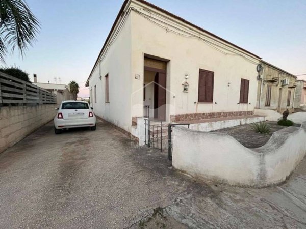 casa indipendente in vendita a Marsala