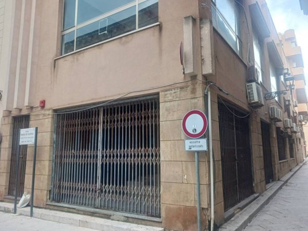 negozio in vendita a Marsala in zona Centro Storico