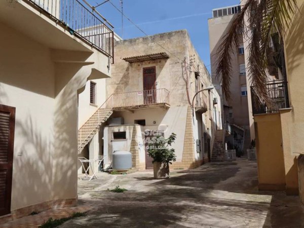 casa indipendente in vendita a Marsala in zona Centro Storico