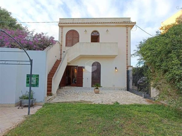 casa indipendente in vendita a Marsala