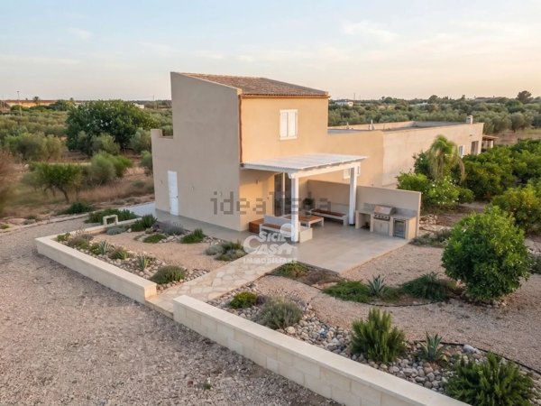 casa indipendente in vendita a Marsala
