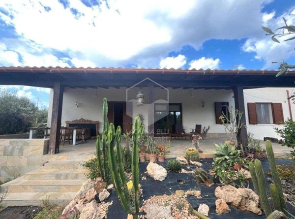 casa indipendente in vendita a Marsala