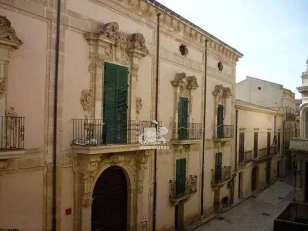 negozio in vendita a Marsala in zona Centro Storico
