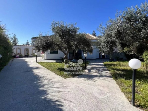 casa indipendente in vendita a Marsala in zona Casabianca
