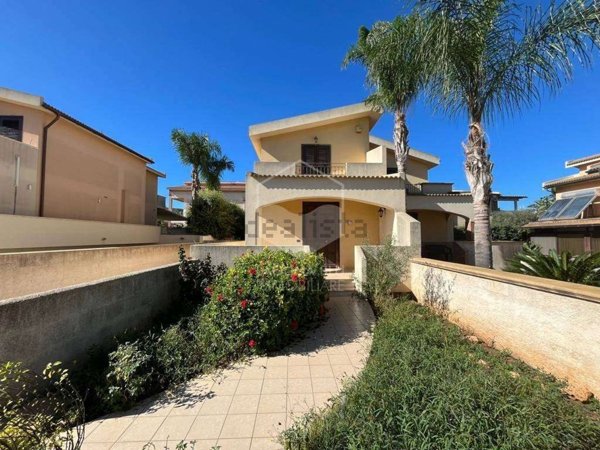casa indipendente in vendita a Marsala