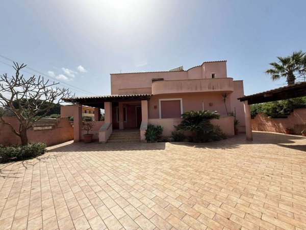 casa indipendente in vendita a Marsala