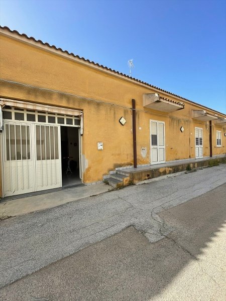 casa indipendente in vendita a Marsala