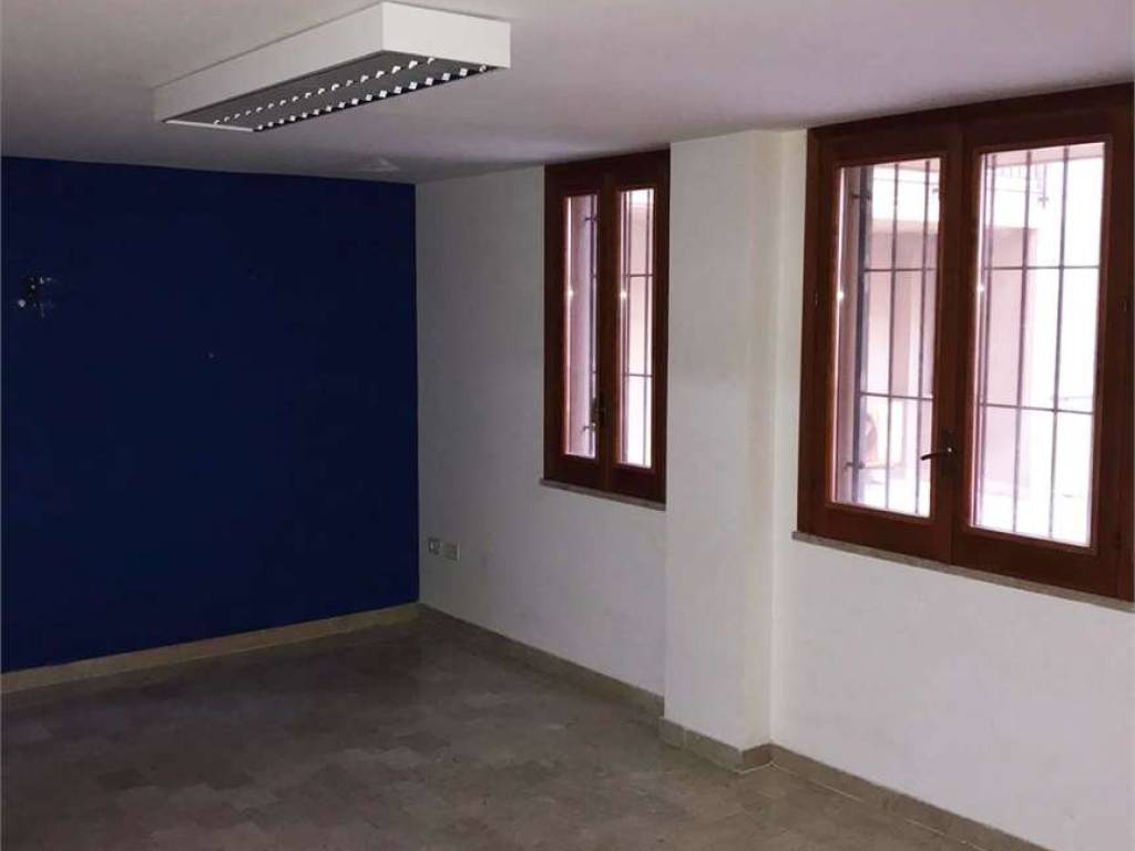 ufficio in vendita a Marsala