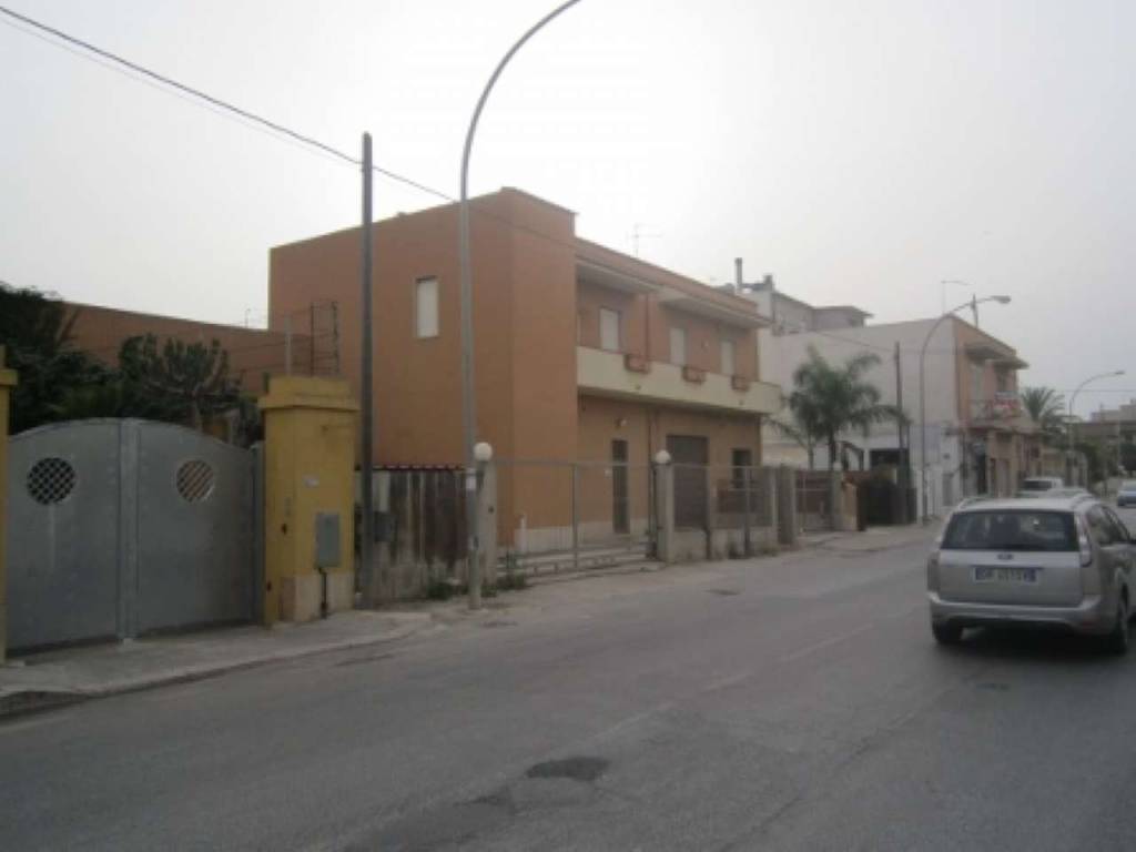 locale commerciale in vendita a Marsala in zona Casabianca