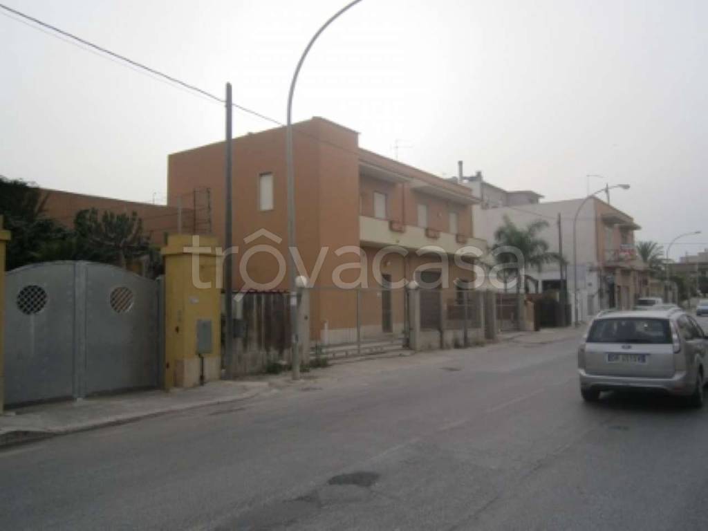 locale commerciale in vendita a Marsala in zona Casabianca