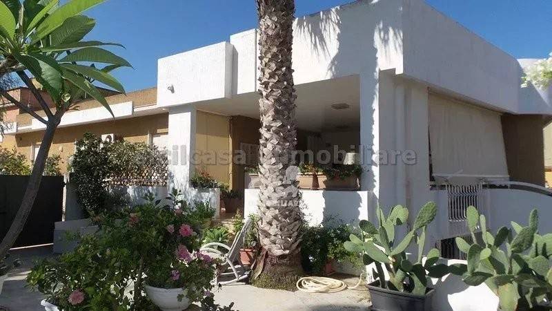 casa indipendente in vendita a Marsala