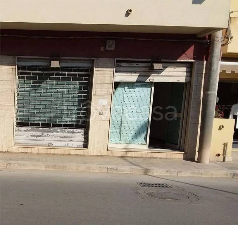 negozio in vendita a Marsala in zona Strasatti
