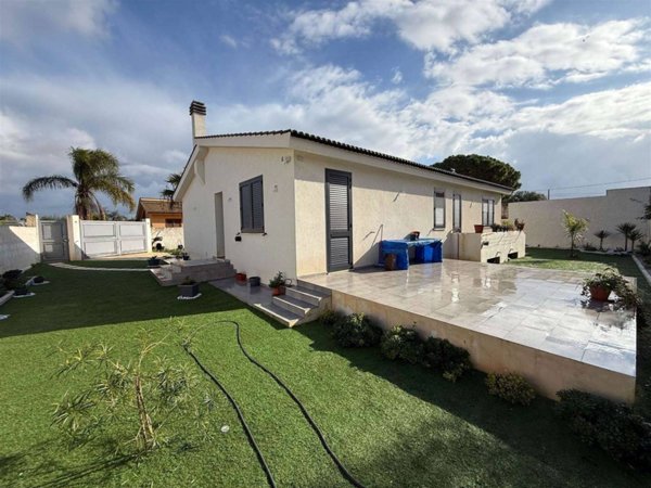casa indipendente in vendita a Marsala