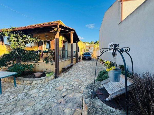 casa indipendente in vendita a Marsala