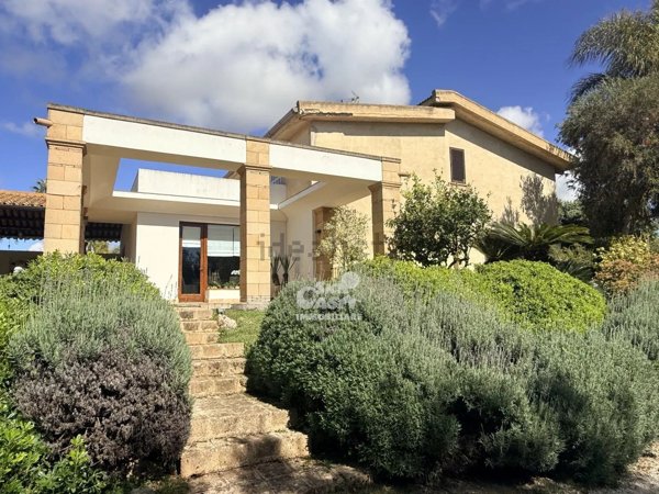 casa indipendente in vendita a Marsala