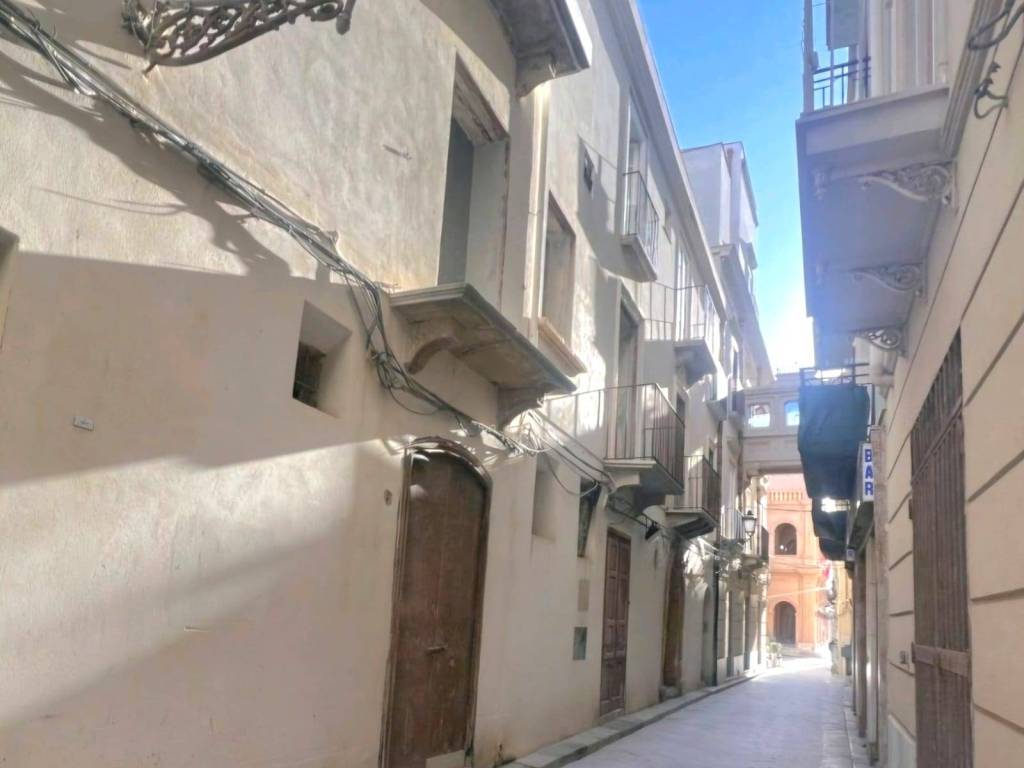 intera palazzina in vendita a Marsala in zona Centro Storico
