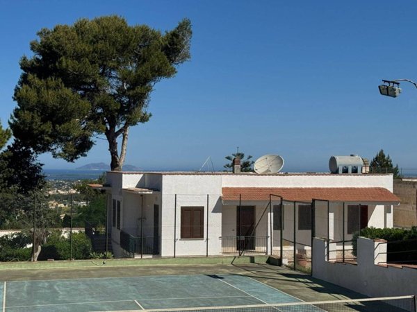 casa indipendente in vendita a Marsala