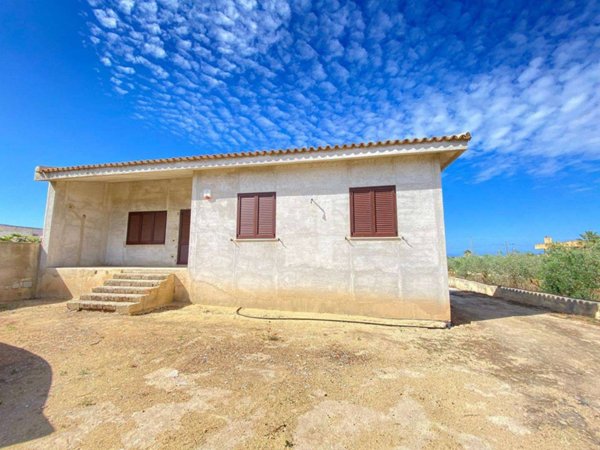 casa indipendente in vendita a Marsala