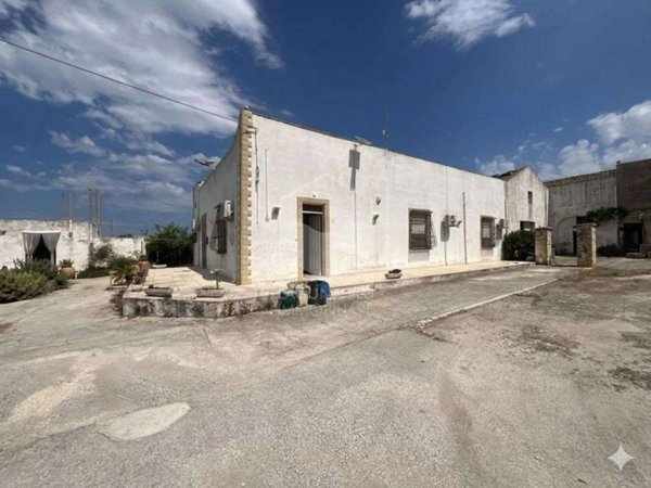 casa indipendente in vendita a Marsala
