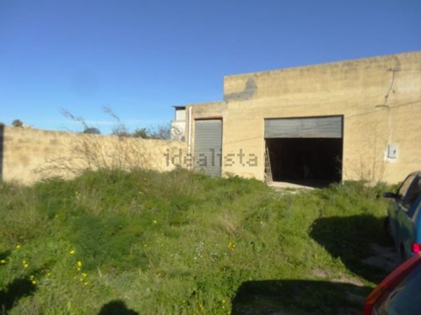 locale di sgombero in vendita a Marsala