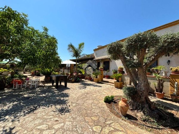 casa indipendente in vendita a Marsala