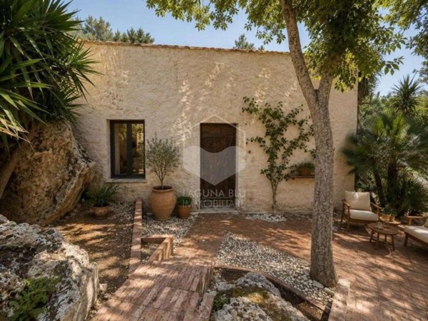 casa indipendente in vendita a Marsala