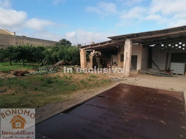 casa indipendente in vendita a Marsala in zona Strasatti