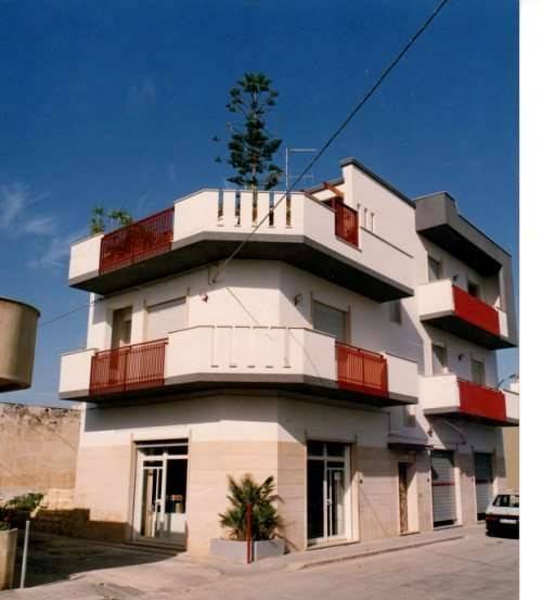 intera palazzina in vendita a Marsala in zona Strasatti