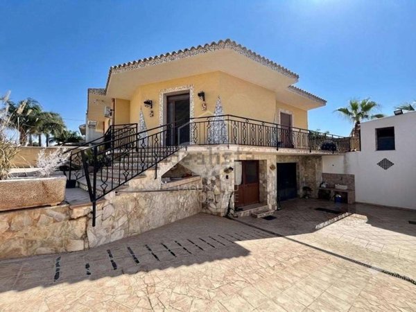 casa indipendente in vendita a Marsala