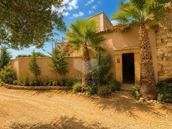 casa indipendente in vendita a Marsala