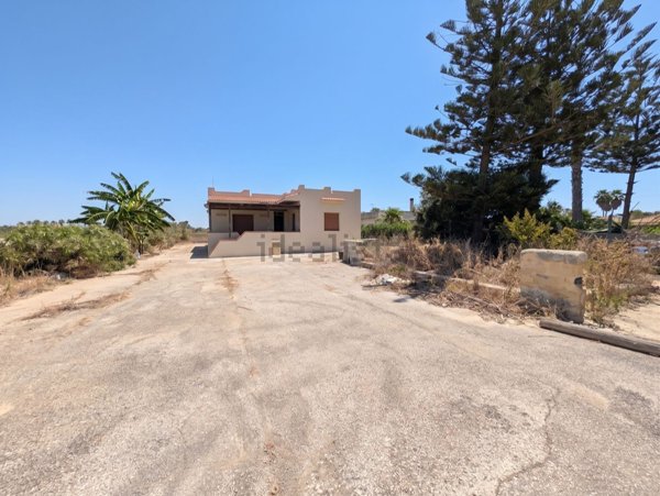 casa indipendente in vendita a Marsala in zona Casabianca