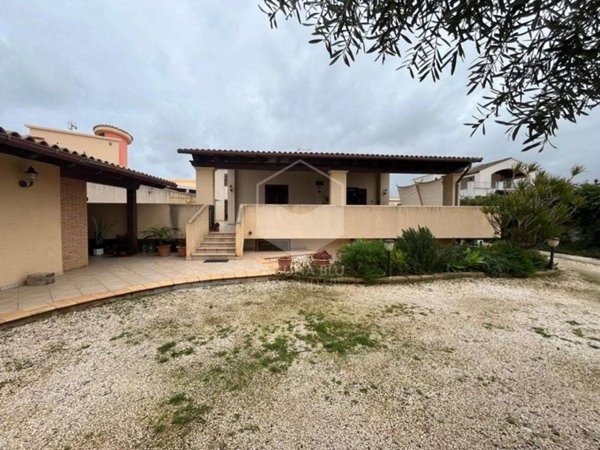 casa indipendente in vendita a Marsala