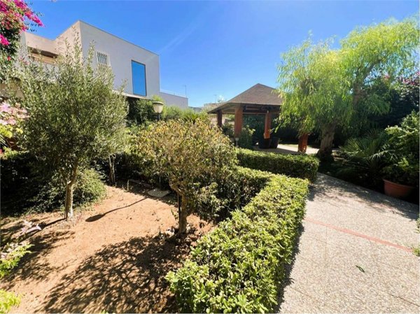 casa indipendente in vendita a Marsala
