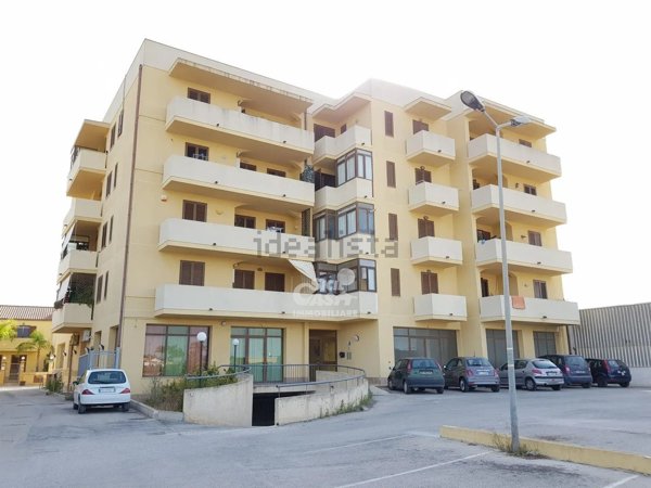 locale commerciale in vendita a Marsala