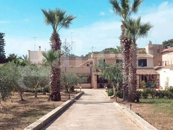 casa indipendente in vendita a Marsala in zona Santa Venera