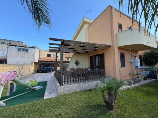 casa indipendente in vendita a Marsala