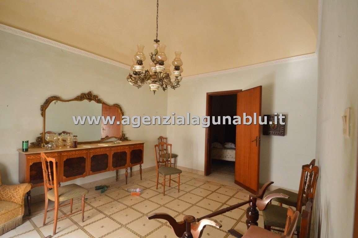 appartamento in vendita a Mazara del Vallo in zona Centro Storico