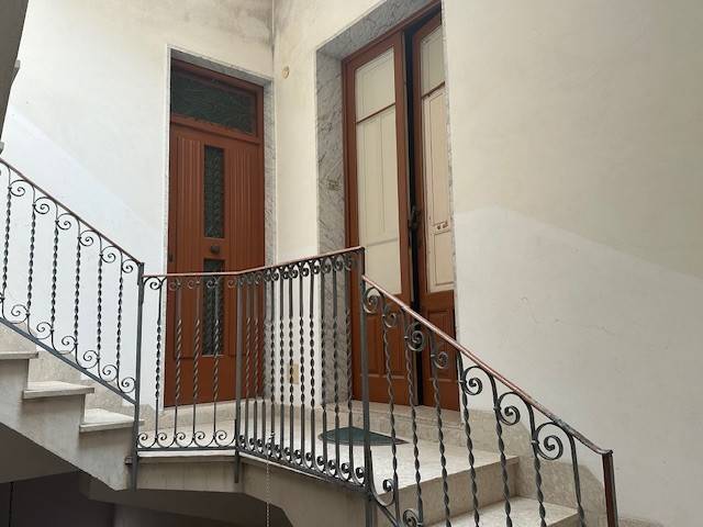 intera palazzina in vendita a Mazara del Vallo in zona Centro Storico