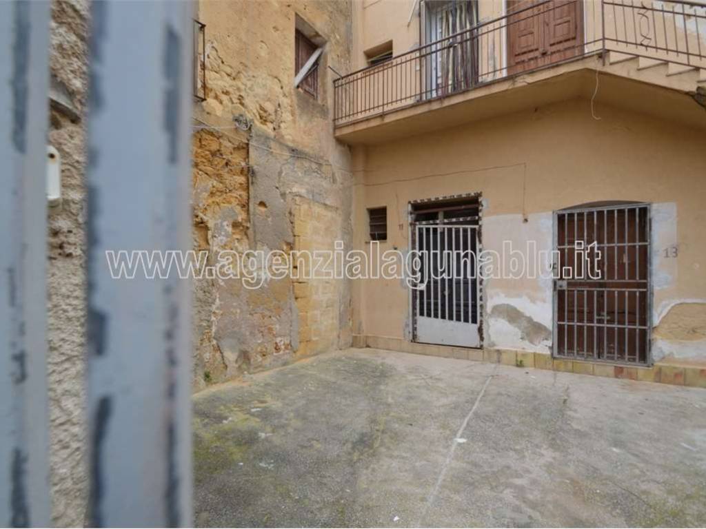 appartamento in vendita a Mazara del Vallo in zona Centro Storico