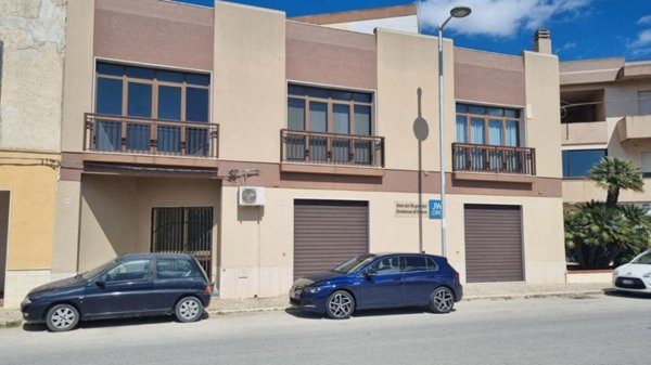 locale commerciale in vendita a Mazara del Vallo