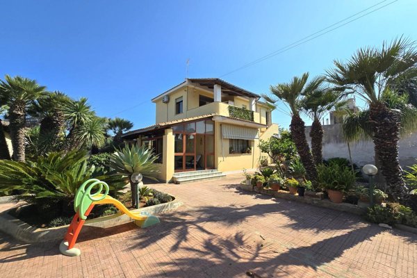 casa indipendente in vendita a Mazara del Vallo in zona Centro Storico