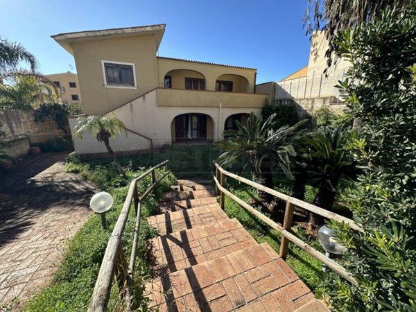 casa indipendente in vendita a Mazara del Vallo in zona Centro Storico