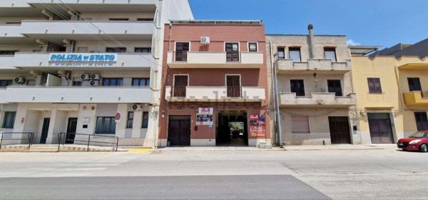 locale commerciale in vendita a Mazara del Vallo