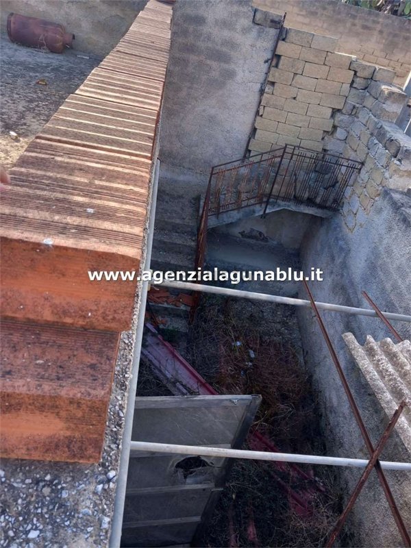 locale di sgombero in vendita a Mazara del Vallo