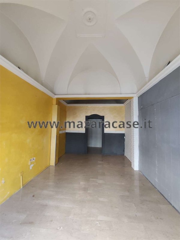locale commerciale in vendita a Mazara del Vallo in zona Centro Storico