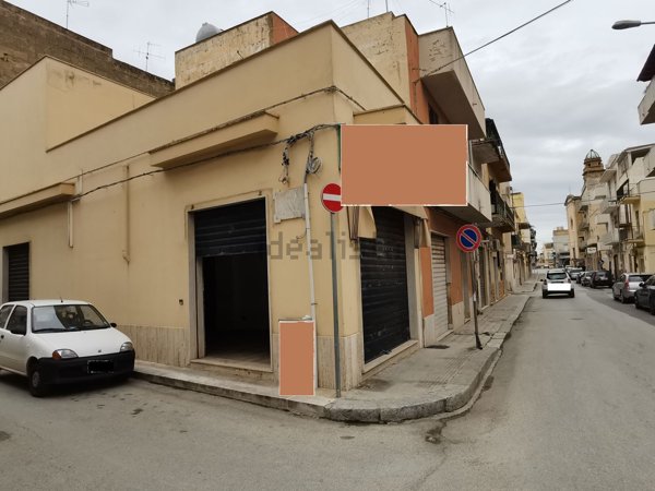 locale commerciale in vendita a Mazara del Vallo