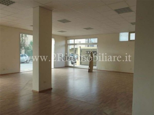 locale commerciale in vendita a Mazara del Vallo