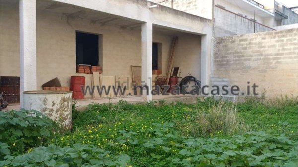 locale di sgombero in vendita a Mazara del Vallo