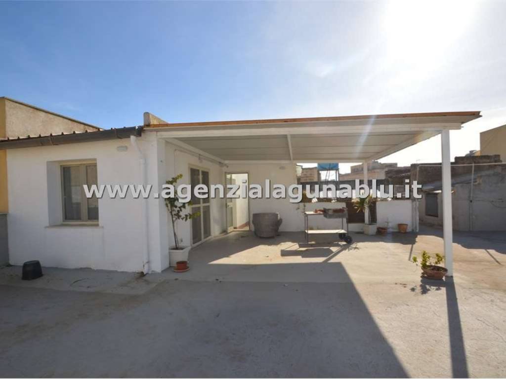 intera palazzina in vendita a Mazara del Vallo